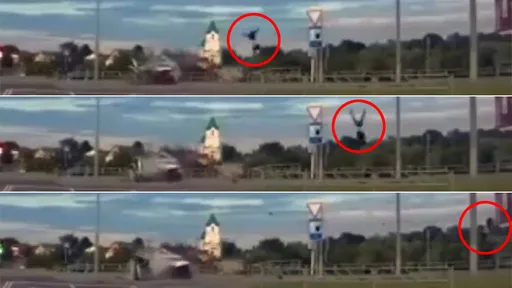 驚悚影片|飆撞左轉計程車 騎士「空中翻滾40公尺」墜地不治