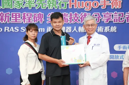 「台灣黑狗兄」傳產老董攝護腺癌第三期　Hugo機械手臂切除病灶