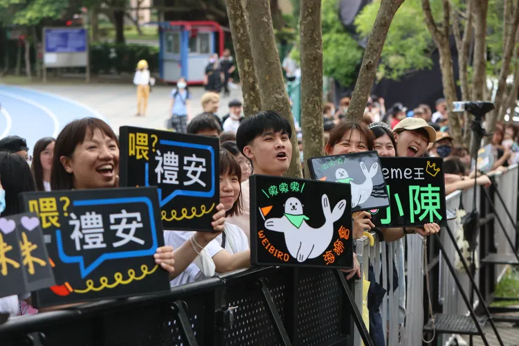 典禮主持人韋禮安吸引大批粉絲追星。攝影中心攝