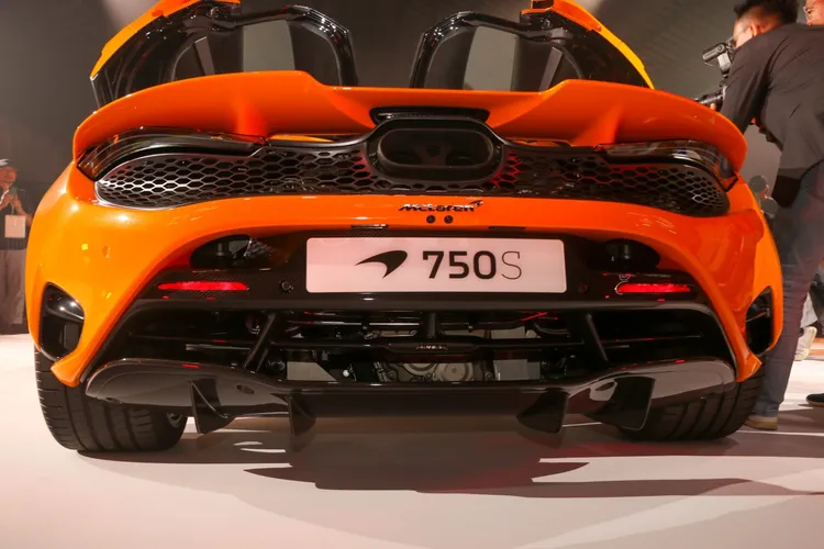 McLaren 750S Coupe / 750S Spider搭載4.0升V8雙渦輪增壓M840T引擎，可帶來最大馬力750匹與81.6kgm的最大扭力。林浩昇攝