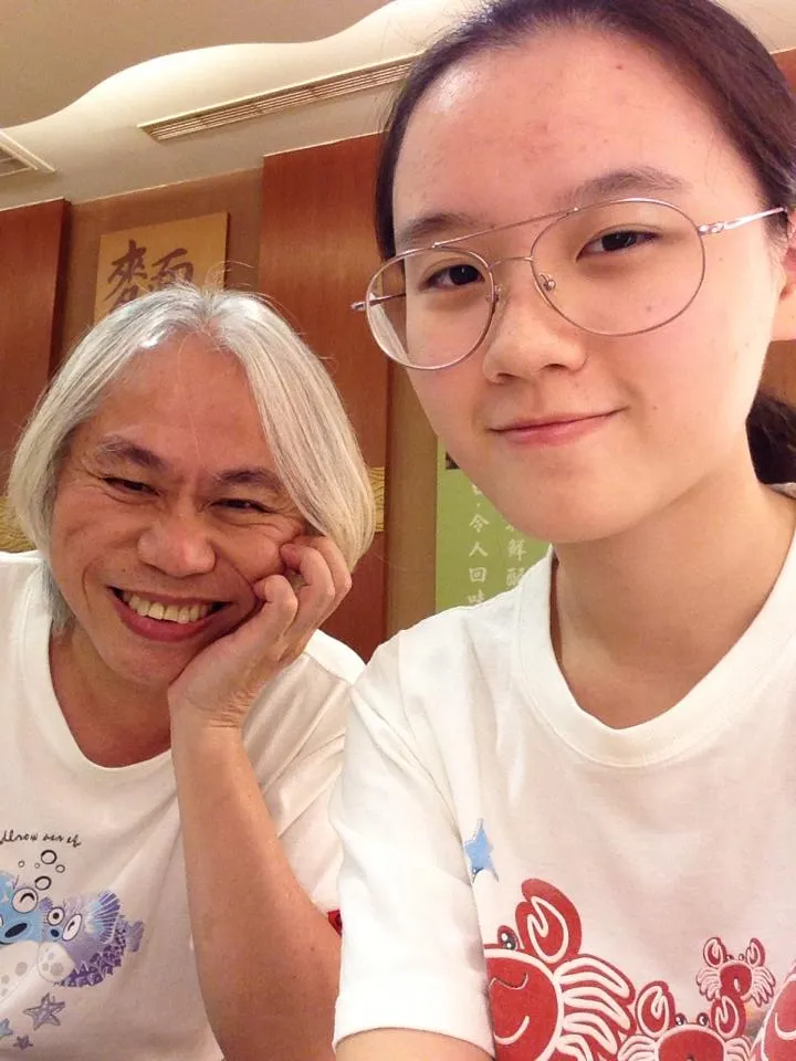 李坤城（左）和林靖恩大談相差40歲的爺孫戀，在李坤城去世後依舊爭議不斷。翻攝林靖恩臉書