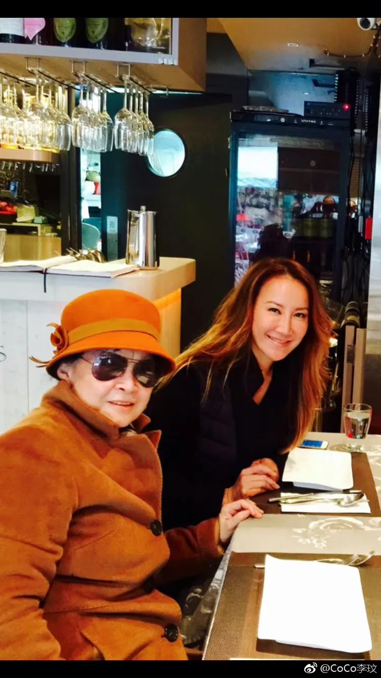 外傳李玟已預立遺囑，將遺產全留給媽媽，但未獲證實。翻攝李玟微博