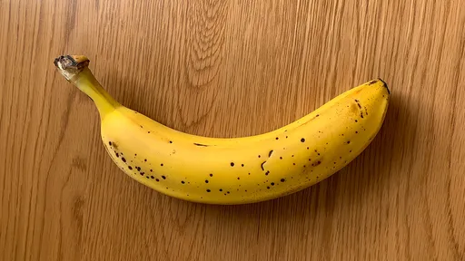 噁男公然打手槍「邊用香蕉攪菊」 婦逛完超市目睹驚呆