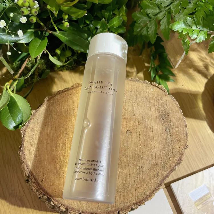 白茶雙重保濕化妝水，200ml／1200元。張家玲攝