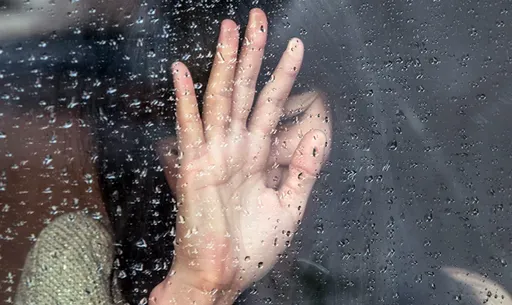 淫警蹂躪12歲乾女兒！趁單親媽上班逞慾43次　她流血忍痛原因超心酸