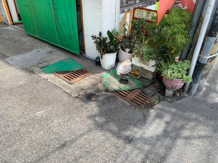 大里的縱火案迅速被撲滅。民眾提供