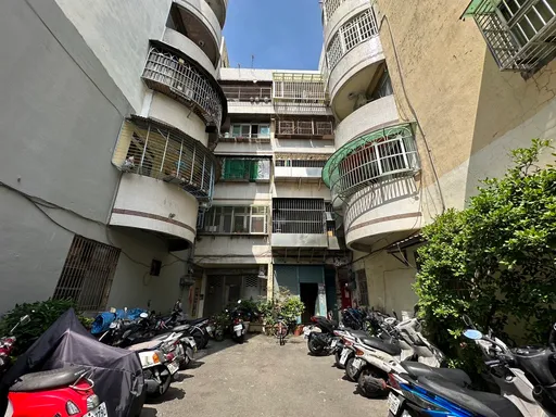 女员工未到班!雇主查看惊见血淋淋一幕 她遭男友狠刺多刀陈尸床上