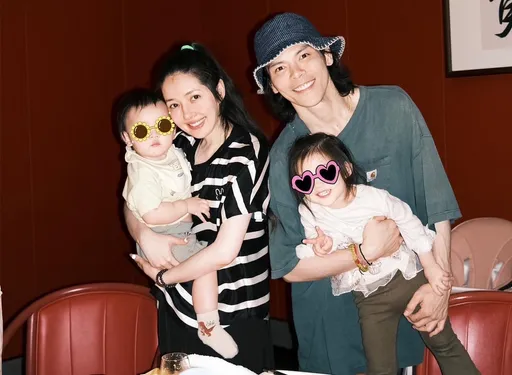 向佐破除婚變謠言曬全家福　網友還是找碴
