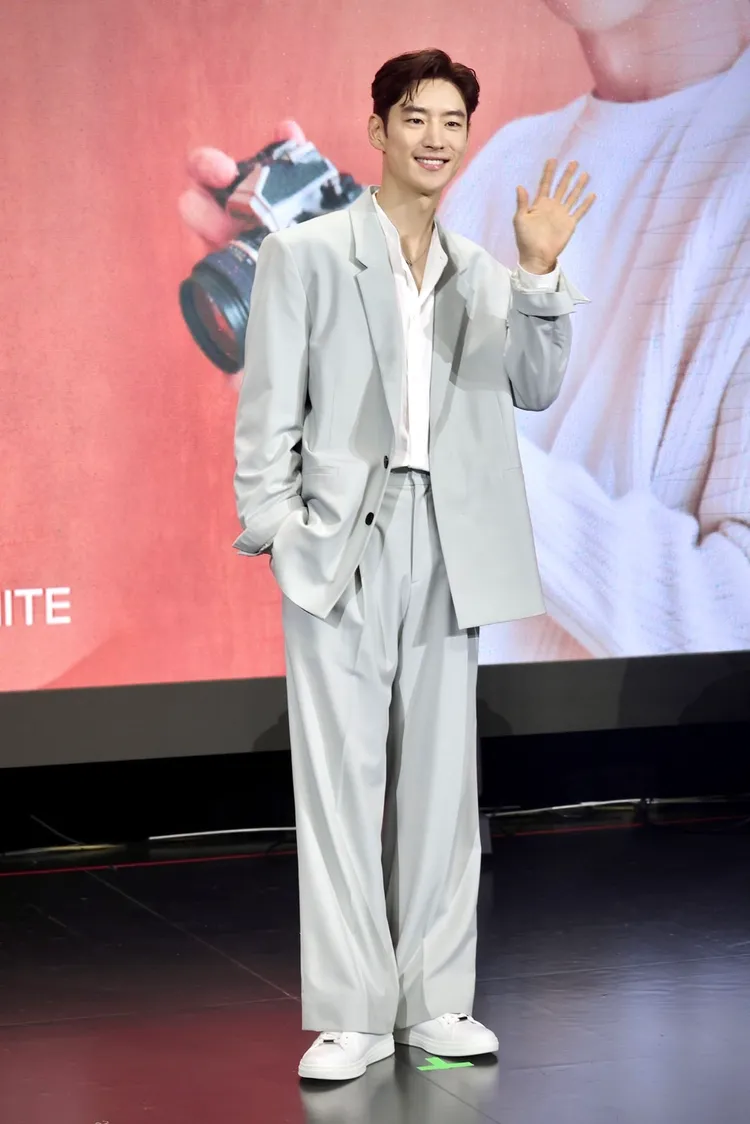 李帝勳透露昨晚去便利商店採買，對台灣的超商2件事非常驚豔。林林攝