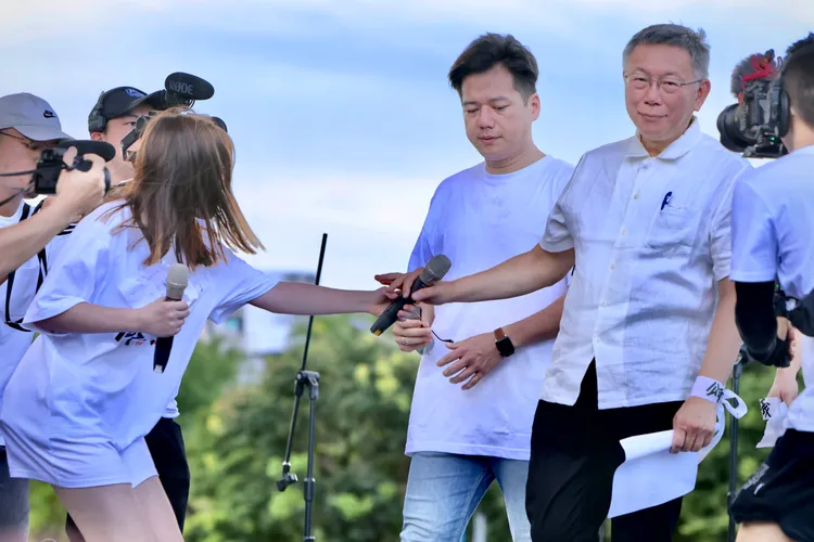 柯文哲上台宣講。林林攝