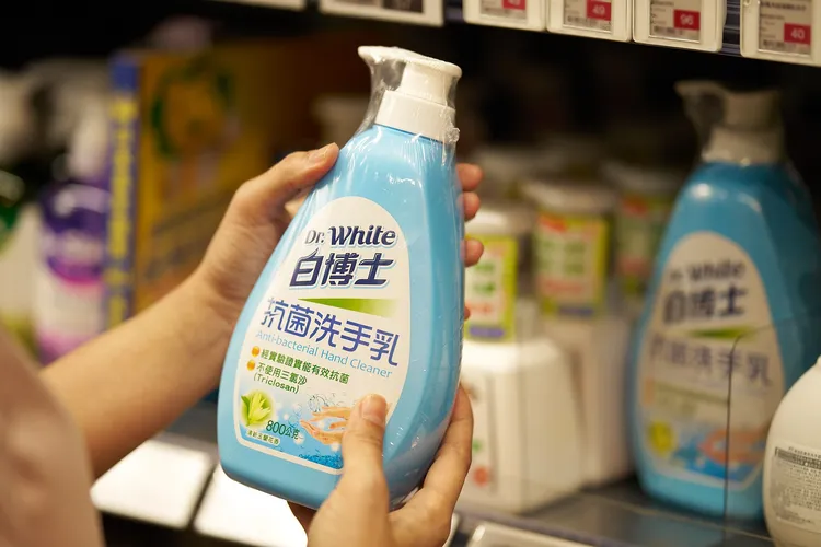 ▲無論在室內還是出門在外，洗手都是一件超重要的事，來全聯一定要買白博士抗菌洗手乳，好沖好洗小編大推 !