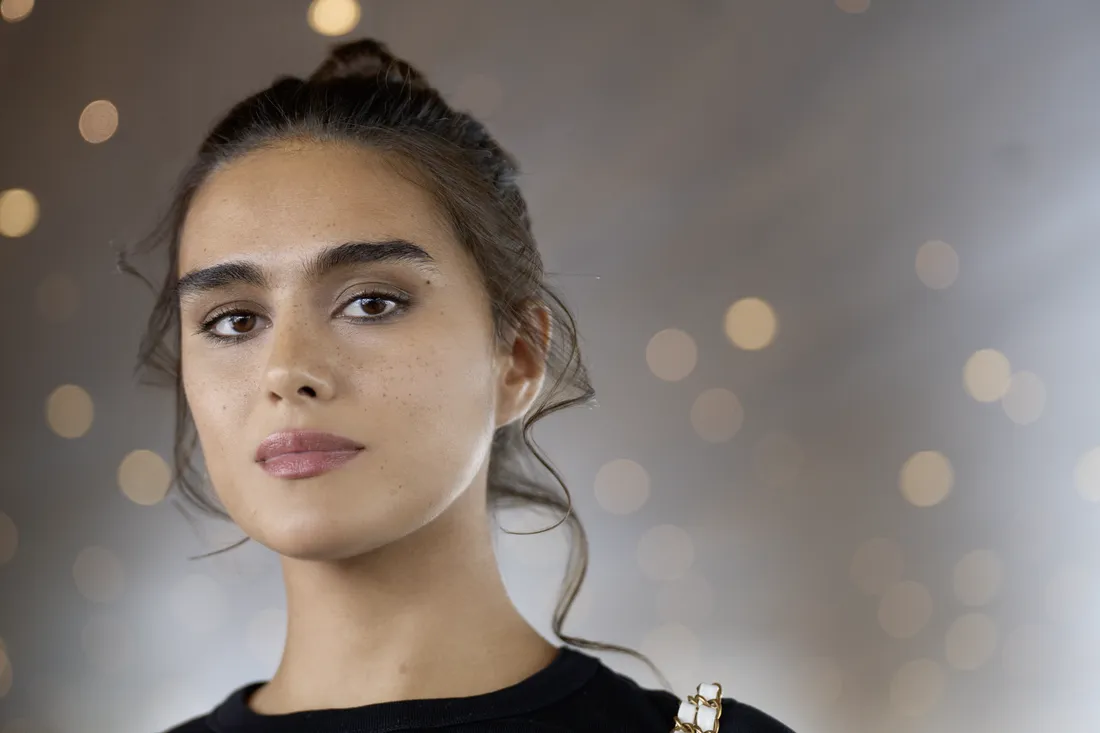 香奈儿美妆公开了此次高订大秀Model所使用的彩妆。品牌提供