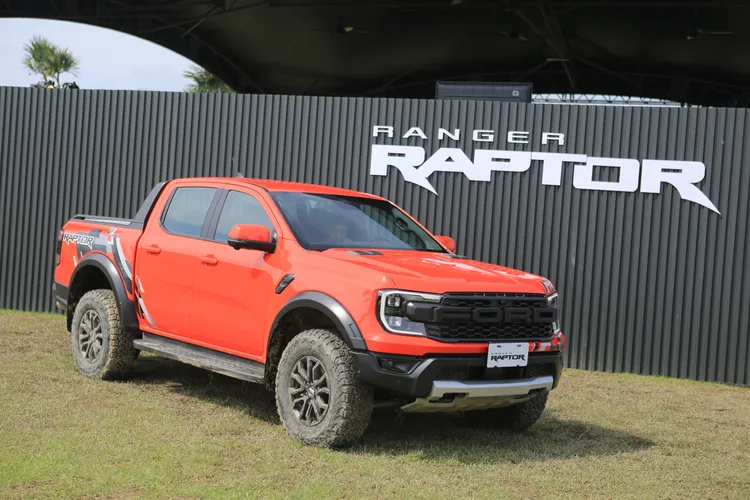 首度引進的Ranger Raptor擁有高達292匹最大馬力，在10速手自排變速箱的搭配下，可在7.9秒完成0-100km/h加速。林浩昇攝