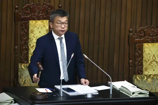性平教育法三读通过! 未成年禁止师生恋