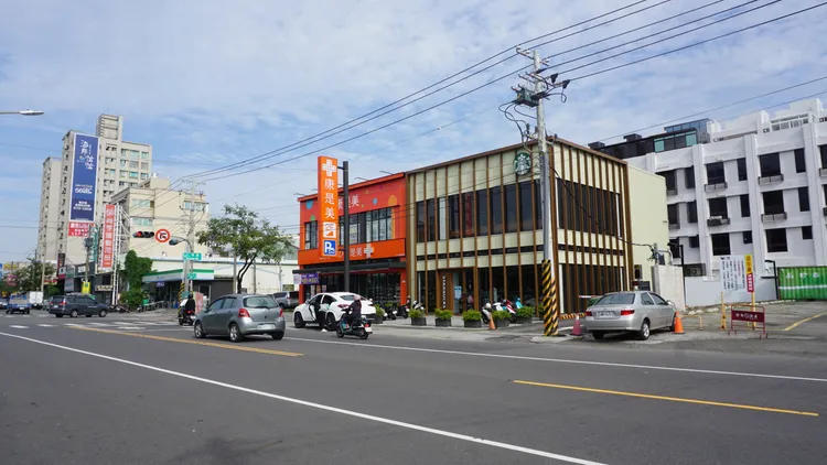 仁武區近年來居住人口大幅提升，是少見高市具備產業建設與人口紅利地段。葉家銘攝