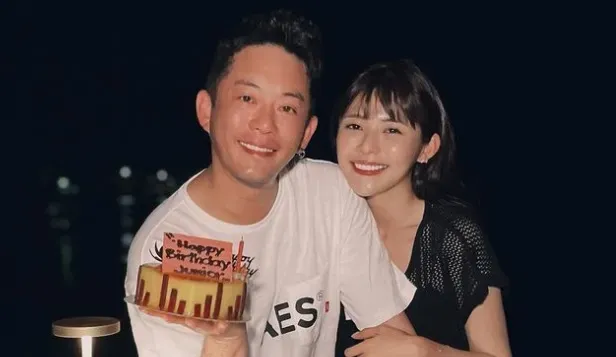 Junior和林萱瑜一起去帛琉為他慶生，也策劃了求婚。翻攝林萱瑜IG