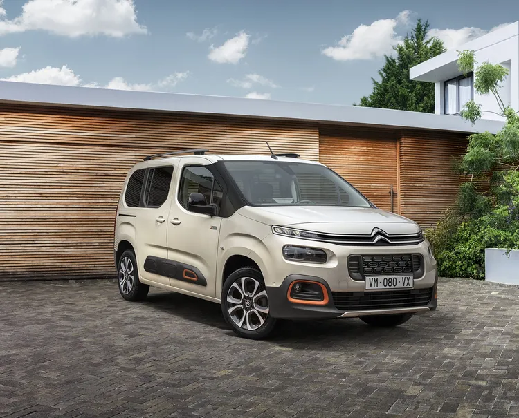 現任Peugeot、Citroen或是DS Automobiles車主推薦親友入主Citroen Berlingo，雙方都能獲得8000元消費抵用券。原廠照片