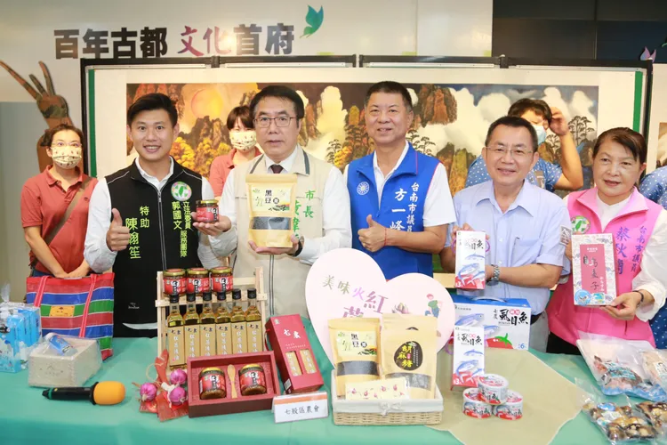 活動期間還有農特產品、文創品展售。市府提供