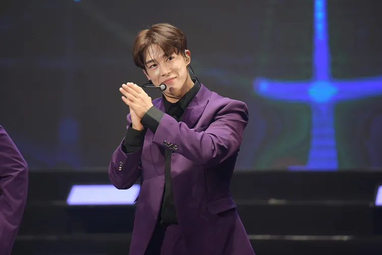 達淵7月24日生日，粉絲提前為他慶生。華藝娛樂提供