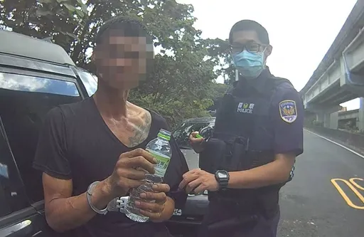 警專實習生立功！車輛拋錨停路邊　認出車遭侵占進而查獲通緝犯