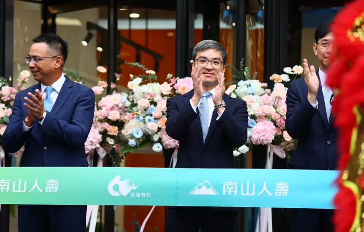 南山董事長尹崇堯澄清新識企業LOGO沒有政治考量。彭欣偉