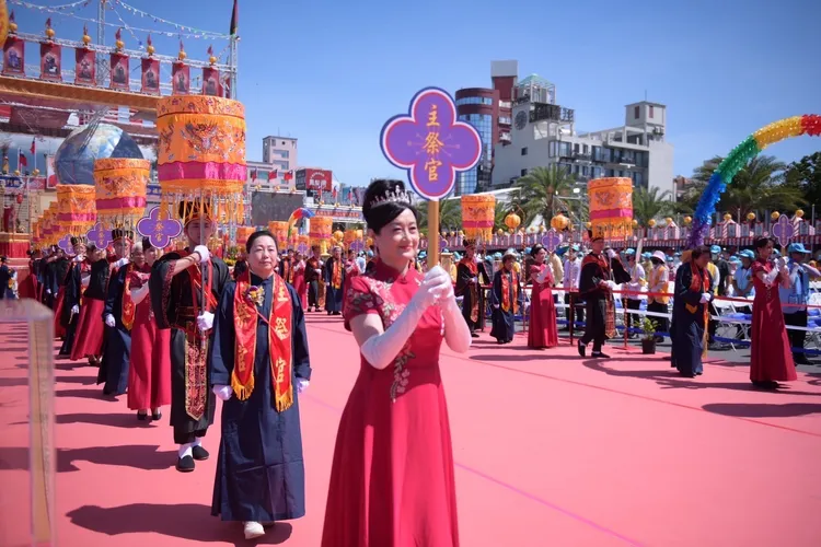 道教60年一度的祭天祭祖大聖會，昨在花蓮登場，縣長徐榛蔚擔任主祭官，昨日無法出席國民黨全代會，都有跟主席請假。圖片來源：花蓮縣長室