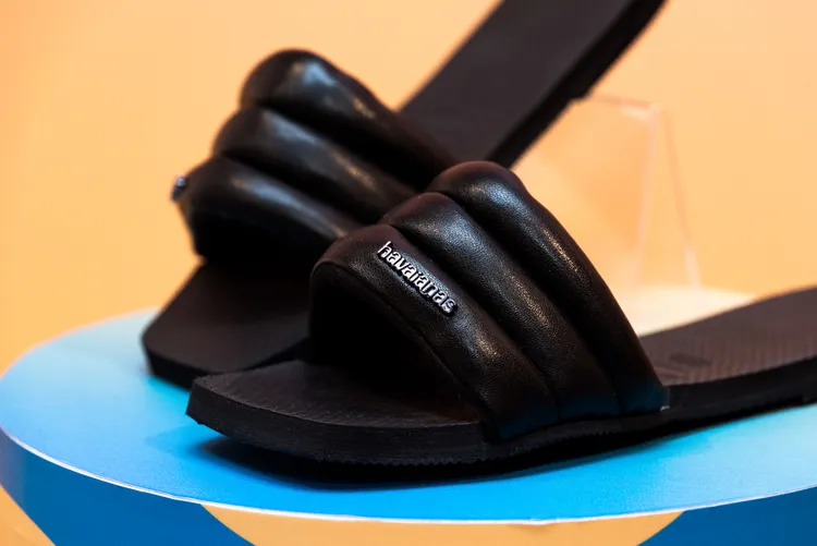 8月終將上市的You Milan拖鞋， 1550元。品牌提供