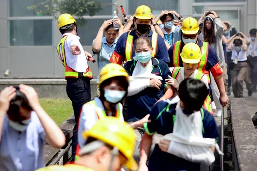 北部萬安演習登場!街道人車淨空 捷運站內旅客也時間暫停