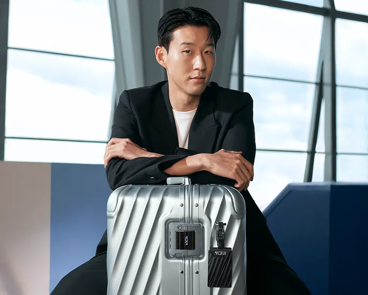 TUMI釋出由孫興慜所演繹的Essentially Beautiful秋季形象廣告。品牌提供