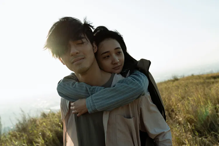 陳昊森（左）與李沐初次合作演夫妻，劇中的淒美愛情令人動容。風起娛樂提供