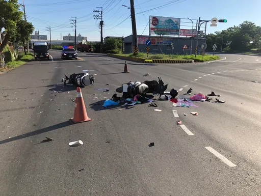 高雄大寮2機車路口轉彎對撞 釀2騎士1死1重傷