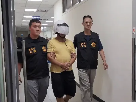 陳男一時情緒失控憤而拿菜刀砍殺劉女。翻攝照片