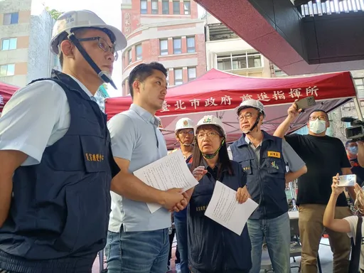 南京西路天坑扩大!108户停水81户断气紧急改道 最新进度曝