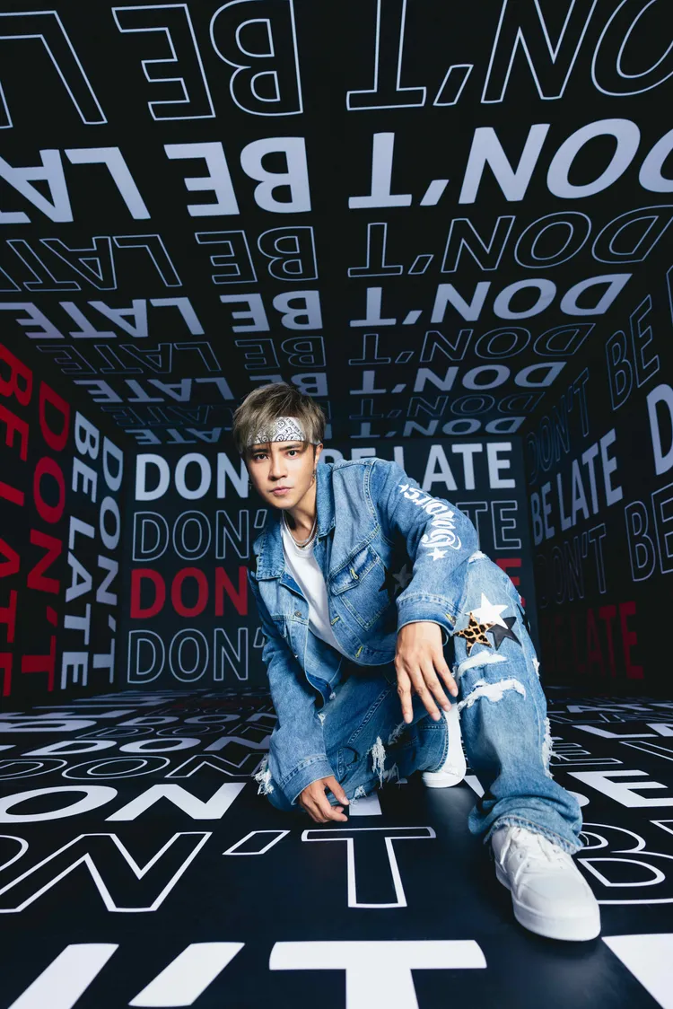 羅志祥攻蛋在即，但仍掛心在病房的媽媽。華納音樂提供