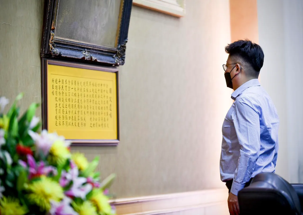 謝典林表示,退黨的確有和郭台銘溝通過。翻攝字謝典林臉書