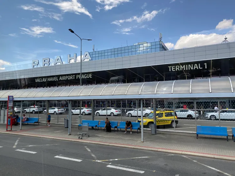 布拉格機場全名「布拉格瓦茨拉夫·哈維爾國際機場」。陳怡文攝