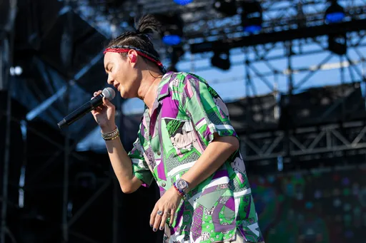 金曲歌王突認手抖不停要吃很多藥 明天進醫院照超音波!