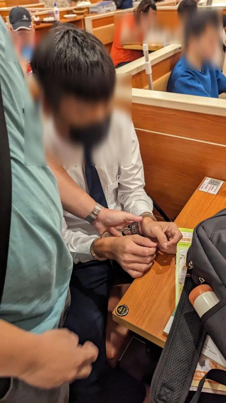 警方逮捕賴姓車手。翻攝畫面