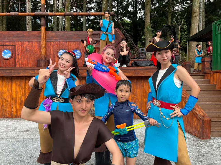 園方特別引進了青春舞者帶來精采的金銀島舞劇表演。業者提供