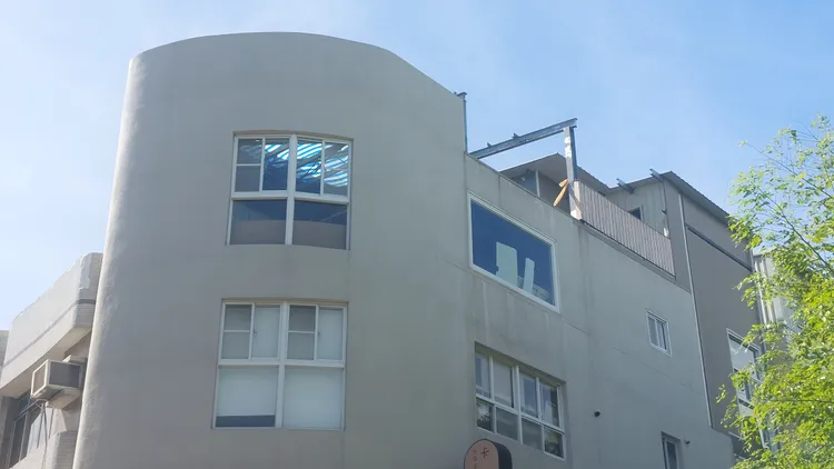 卡布動物醫院違建已展開拆除。凃建豐攝