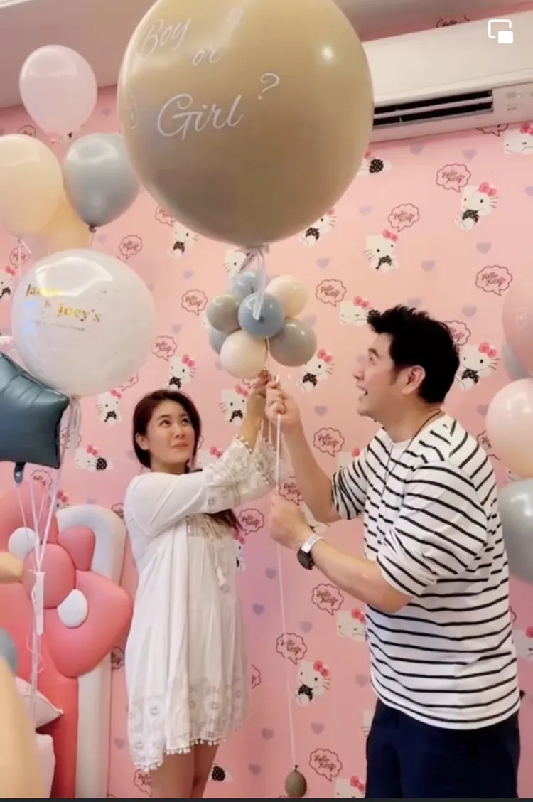 葉家妤（左）和陳宇風日前揭曉第3胎為女娃。翻攝葉家妤臉書