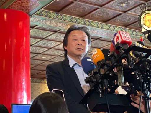 王世堅被問如何整合 暗酸何志偉:該重修國文