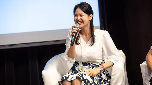 館長批716舉牌女「職業學生」 林亮君:真的是看到血壓高