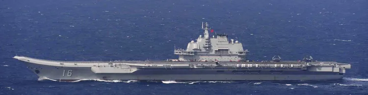 中國遼寧號航空母艦長度為304公尺，可停靠柬埔寨雲壤海軍基地碼頭。資料照片