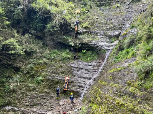 登山客塔塔加健行脫隊走失 失聯4天!嘉義石水山150米陡峭山崖尋獲遺體