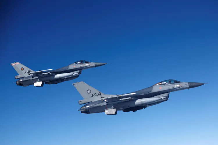 圖為荷蘭空軍的F-16戰機。路透社