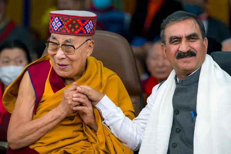 印度地方官員到場祝賀。美聯社