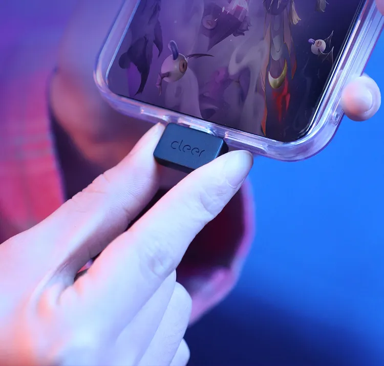 圖六、Cleer ARC II電競版搭配超低延遲高通藍牙發射器，實現聲音畫面同步的頂級遊戲體驗！廠商提供