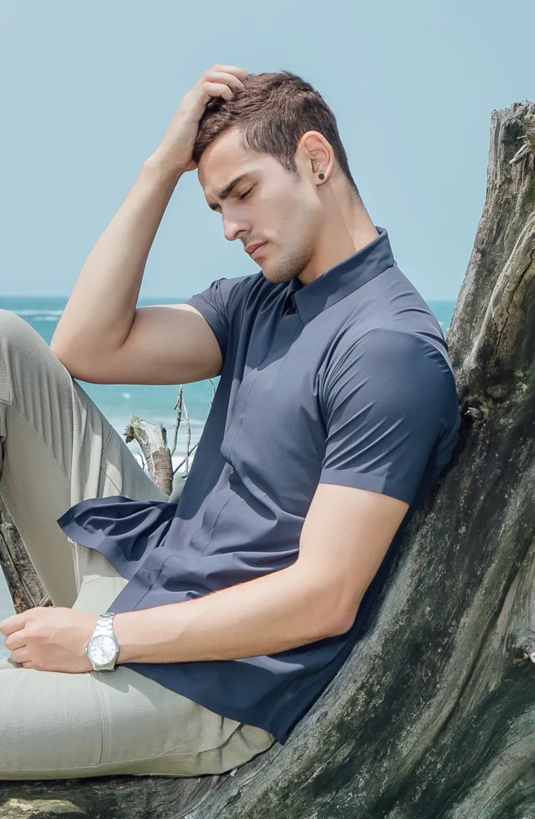 ONE BOY 「冰鋒襯衫｣經 SGS 檢測 Q-MAX 值達 0.319，兼顧涼感機能與襯衫輪廓。