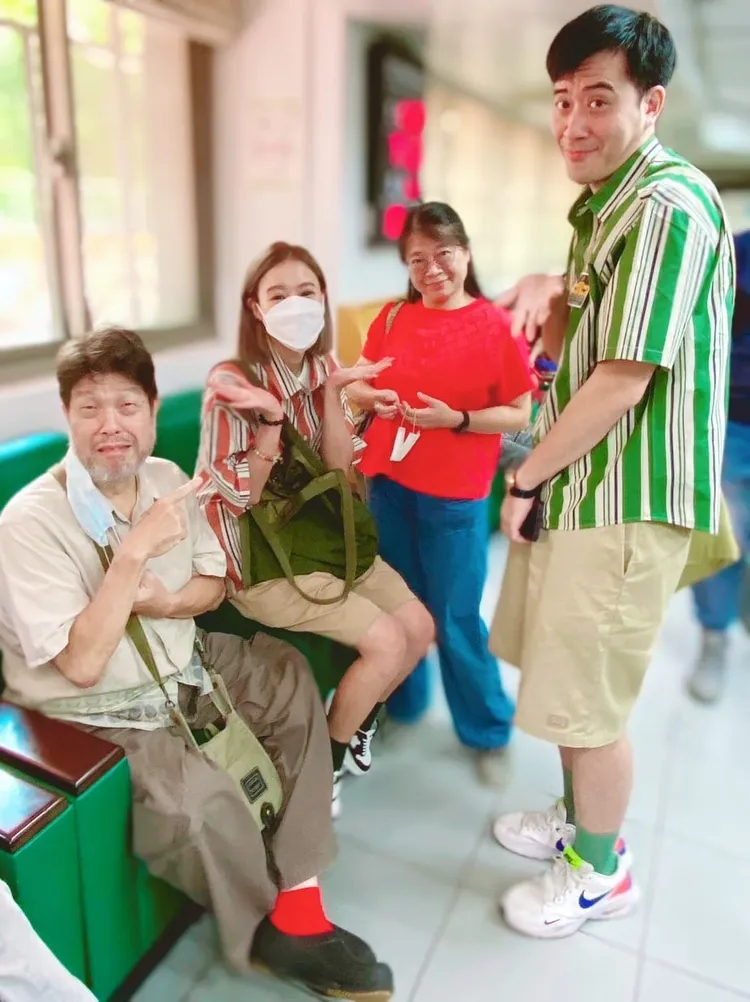 婚禮當天大家都穿得隨性輕鬆。文子提供